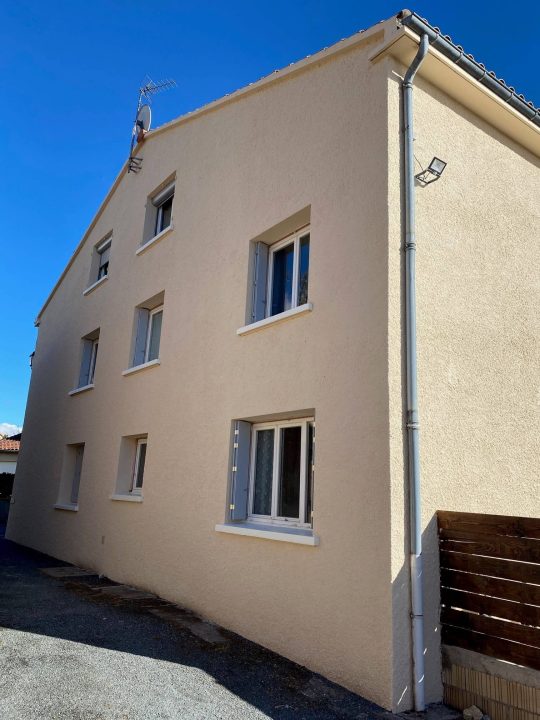 Revitalisez L'Isle-sur-Tarn : Peinture de façades par des experts locaux