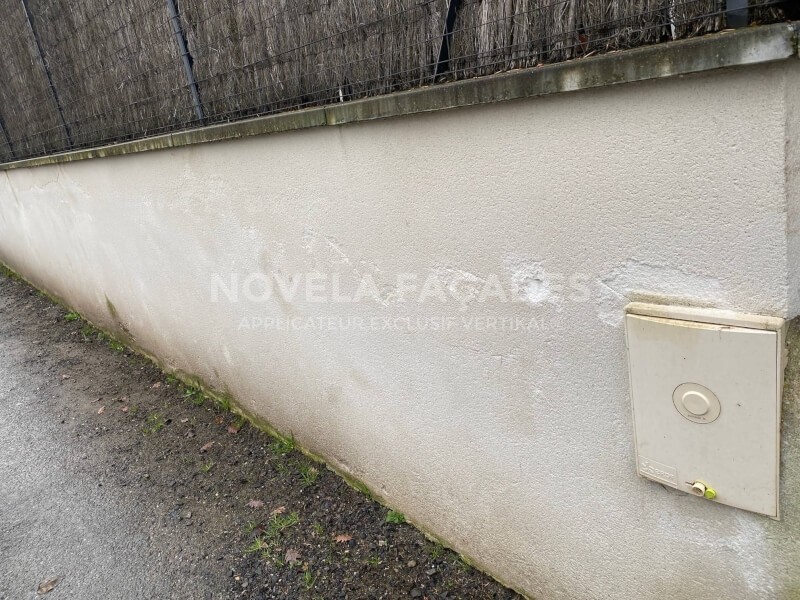 Mur extérieur avec prise électrique, Novela Façades